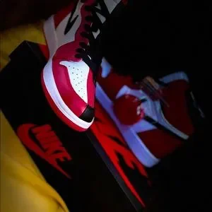 Jordan | Shoes | Air Jordan S Homecoming Size 85 Men | Poshmark display picture 1